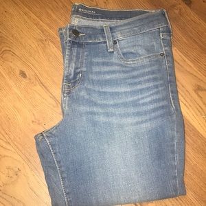 medium wash mid rise jeans